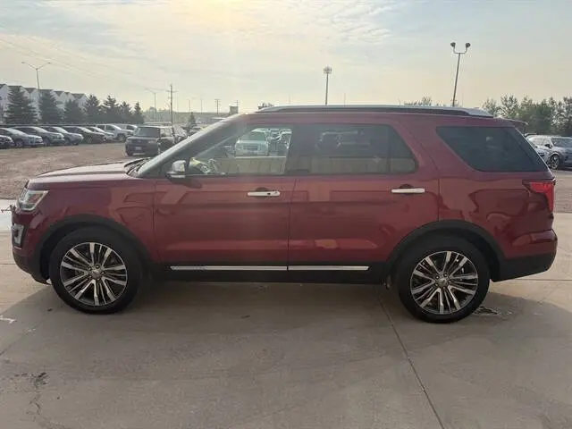 2017 Ford Explorer Platinum 4WD photo 4