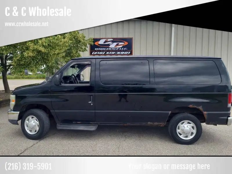 2011 Ford E-Series E-350 XLT Super Duty's photo