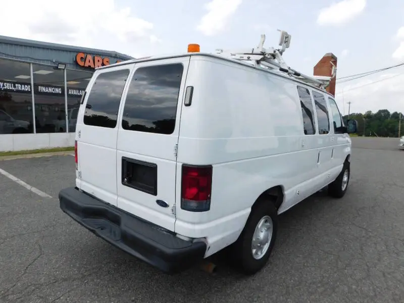 2011 Ford E-Series E-250 Van photo 5