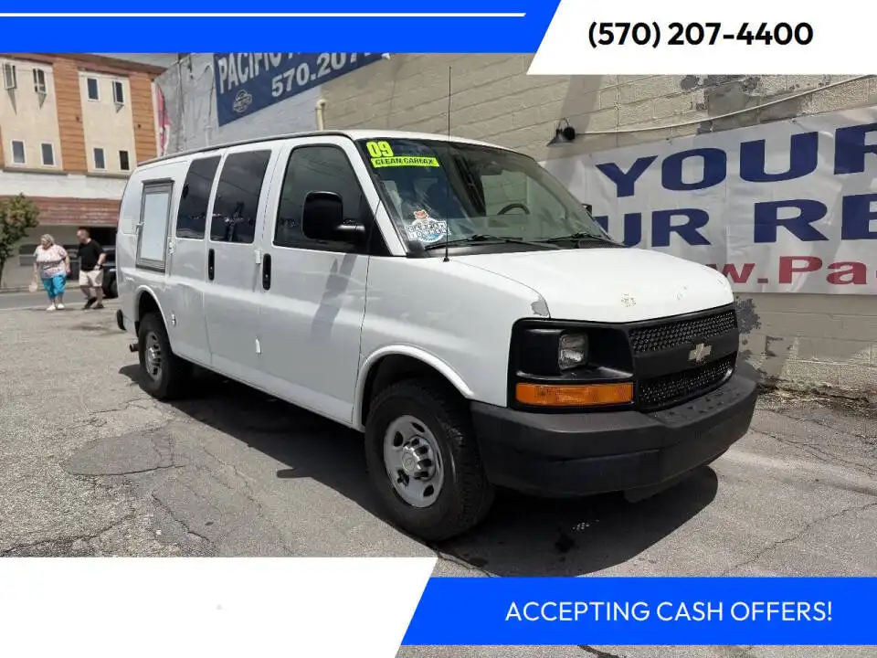 2009 Chevrolet Express 2500 Work Van HD's photo