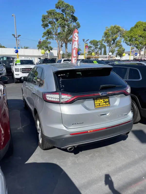 2017 Ford Edge Titanium AWD photo 4