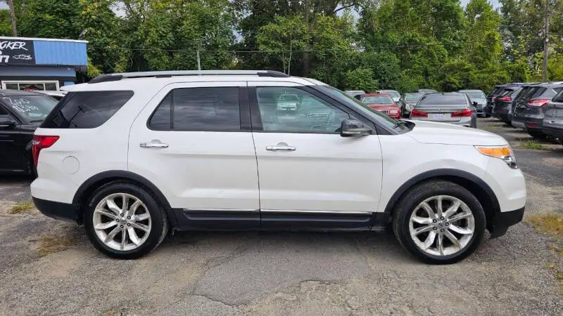 2012 Ford Explorer XLT photo 5