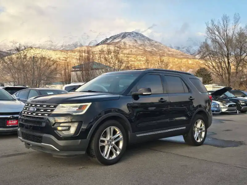 2017 Ford Explorer XLT 4WD's photo