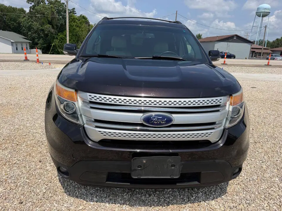 2013 Ford Explorer XLT 4x4 photo 3