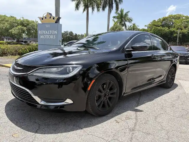 2015 Chrysler 200 Limited's photo