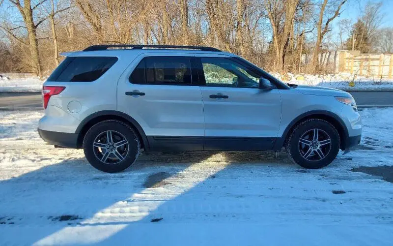 2013 Ford Explorer Base photo 5