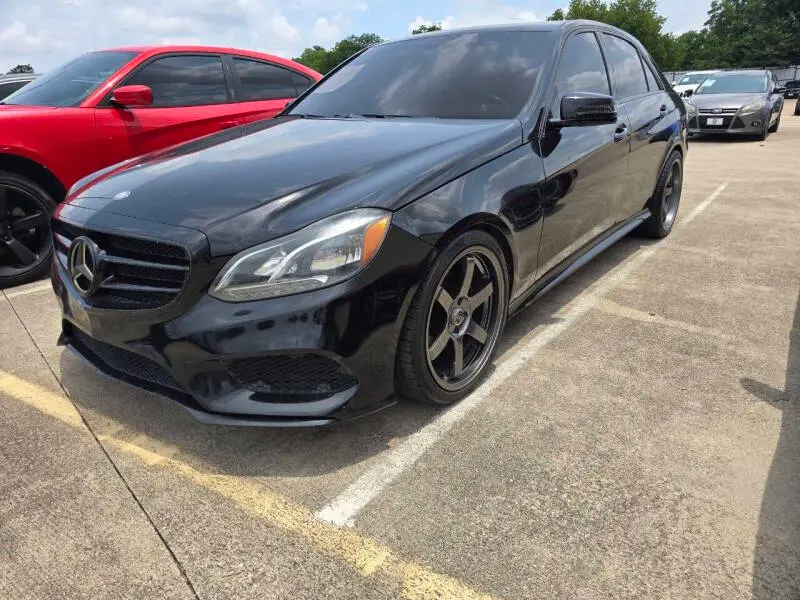 2016 Mercedes-Benz E-Class E350 Luxury photo 3