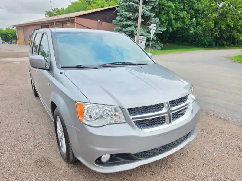 2019 Dodge Grand Caravan SE 35th Anniversary's photo