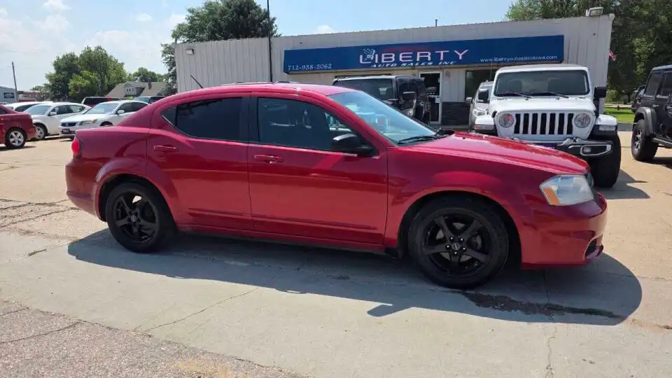 2014 Dodge Avenger SE's photo