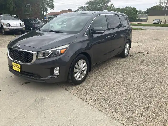 2016 Kia Sedona EX's photo
