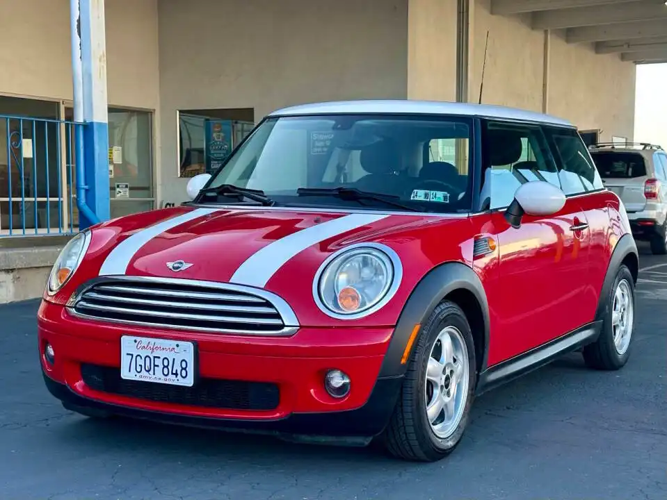 2010 MINI Cooper Base's photo