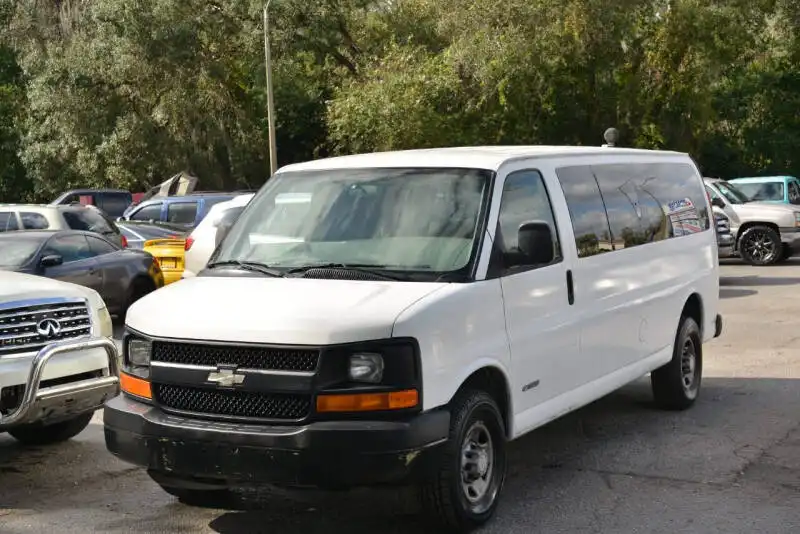 2006 Chevrolet Express 3500 Extended's photo