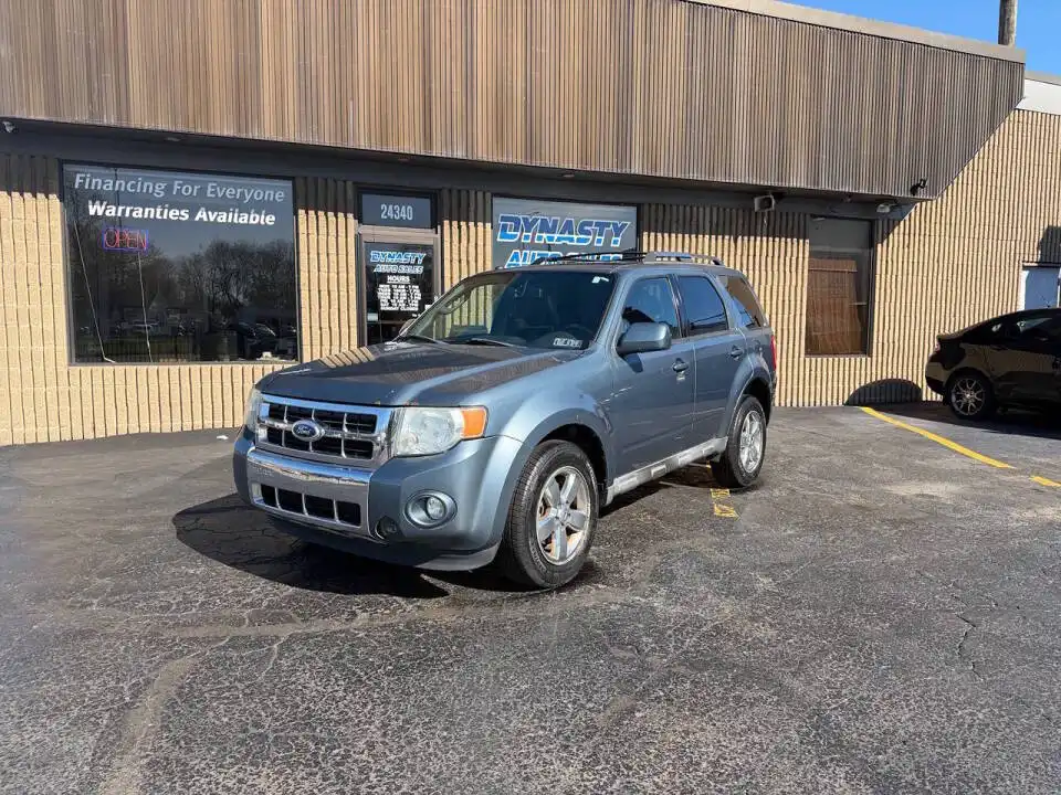 2010 Ford Escape Limited 4WD's photo