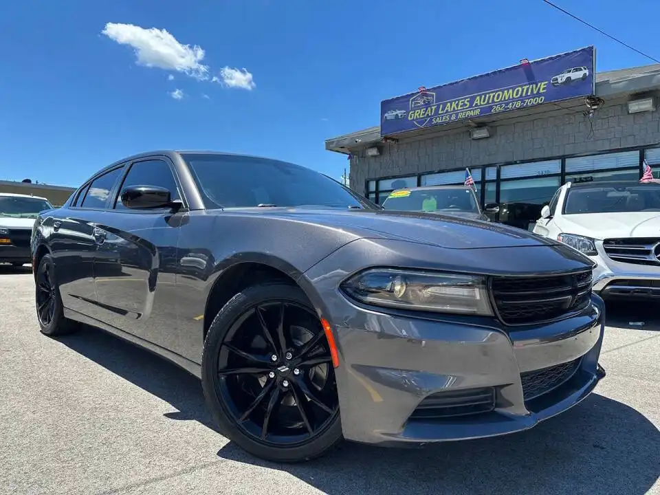 2018 Dodge Charger SXT's photo