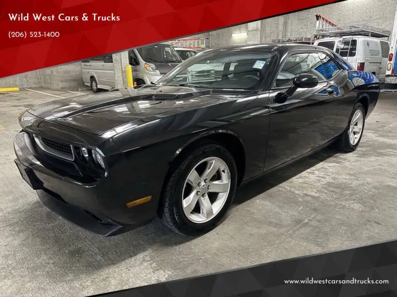 2010 Dodge Challenger SE's photo
