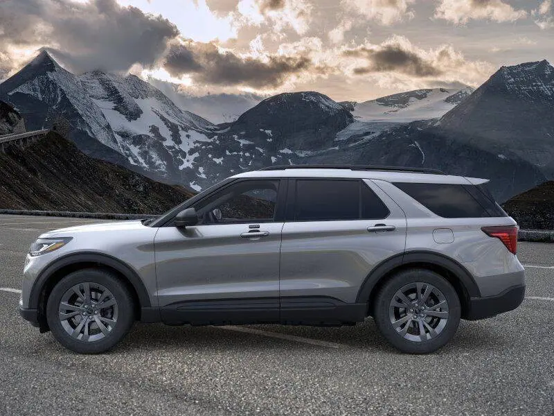 2026 Ford Explorer Active 4WD photo 3
