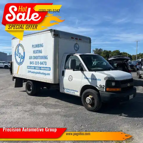 2010 Chevrolet Express's photo