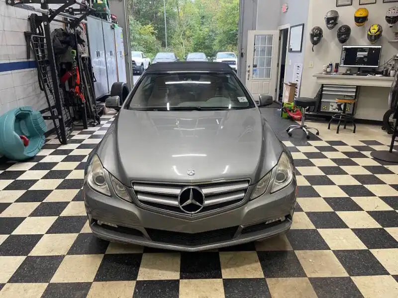 2011 Mercedes-Benz E-Class E350's photo