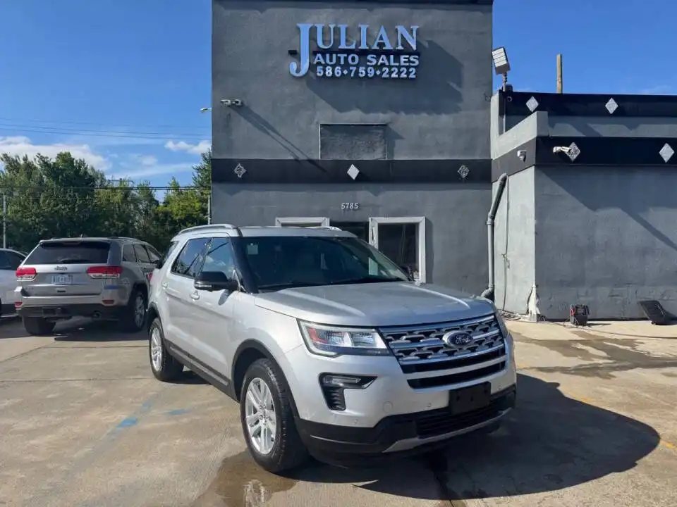 2017 Ford Explorer Platinum 4WD's photo