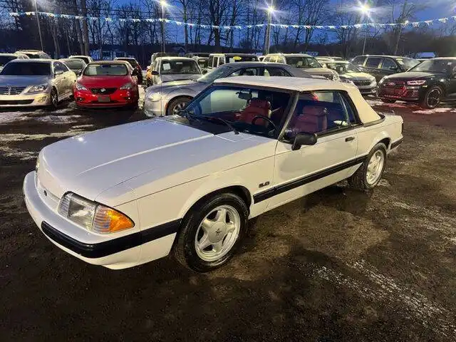 1990 Ford Mustang's photo