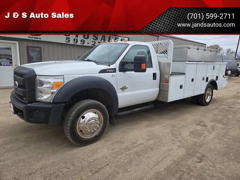 2015 Ford F-550 Regular Cab Super Duty's photo