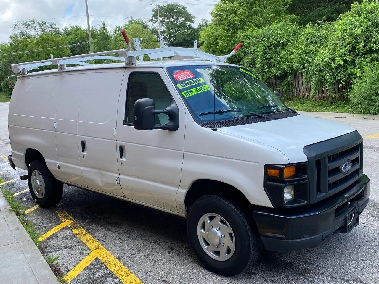 2011 Ford E-Series E-350 Super Duty photo 4