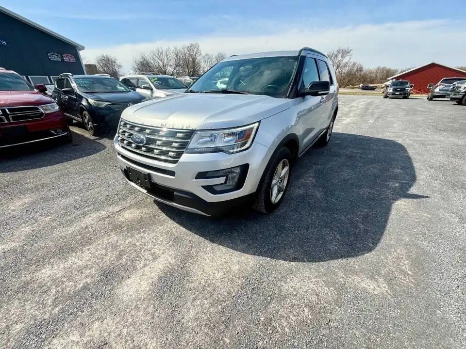 2017 Ford Explorer XLT 4WD's photo