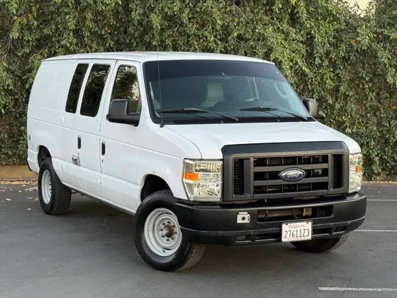 2010 Ford E-Series E-250 Van's photo
