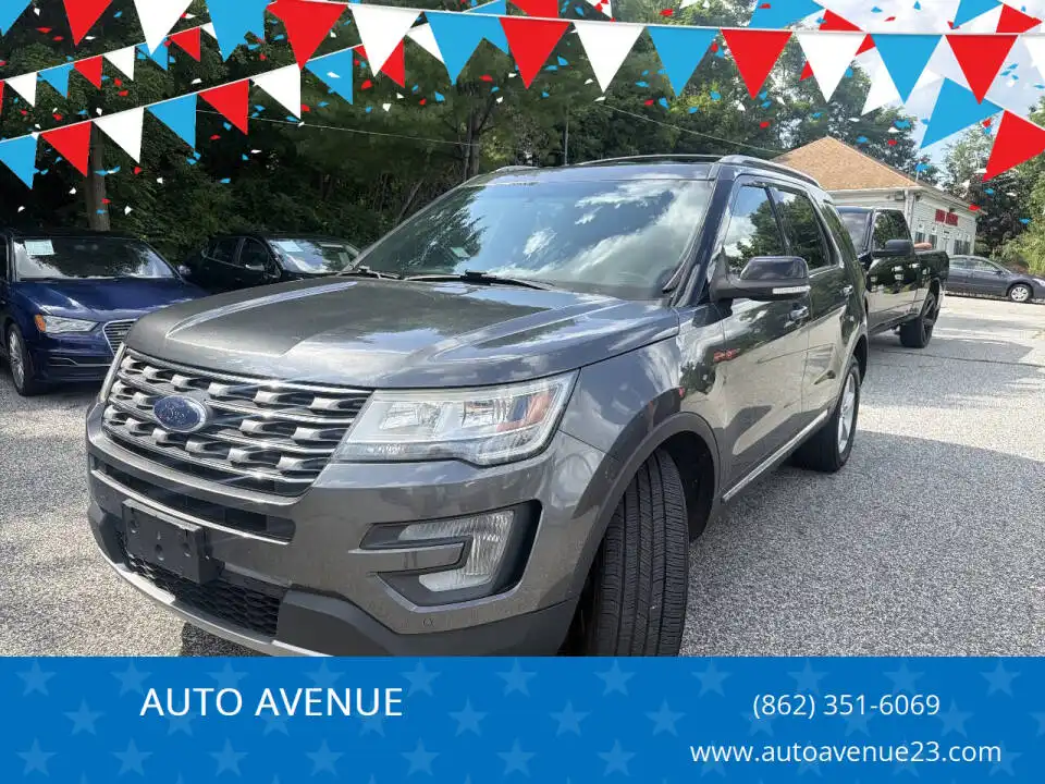 2017 Ford Explorer XLT 4WD's photo