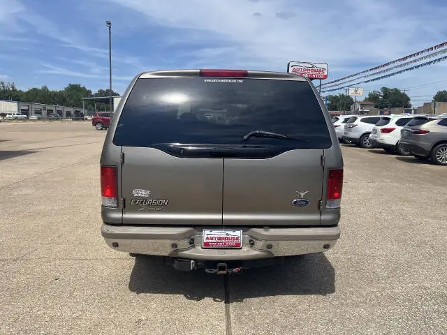 2002 Ford Excursion 6.8 Limited photo 4