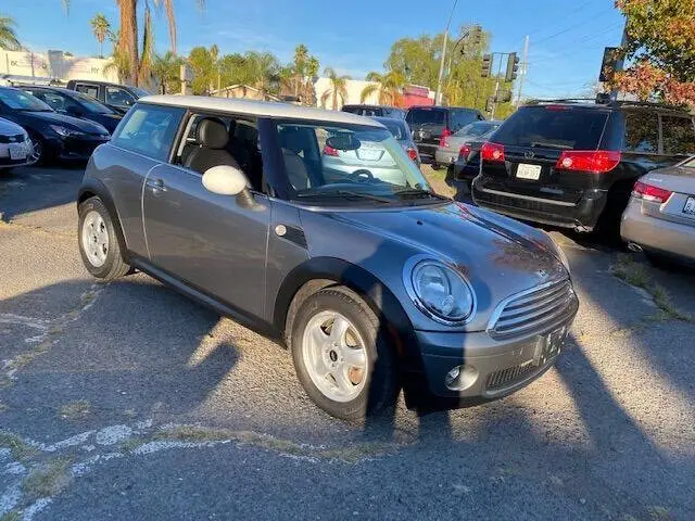 2010 MINI Cooper Base photo 3