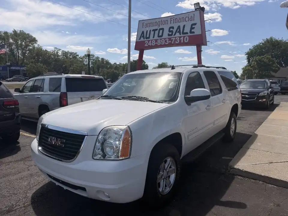 2013 GMC Yukon 4WD 1/2 Ton SLT (4SA)'s photo