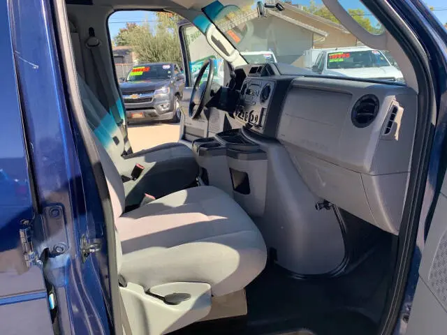 2012 Ford E-Series E-150 Van photo 3