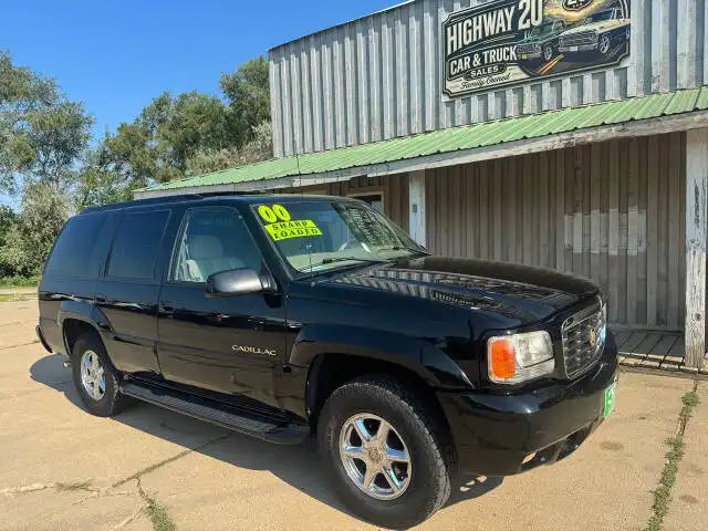 2000 Cadillac Escalade Base's photo