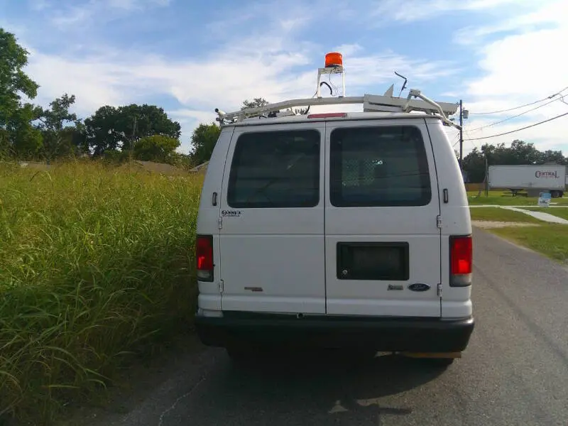 2014 Ford E-Series E-150 Van photo 4