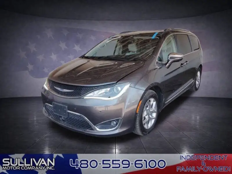 2019 Chrysler Pacifica Limited photo 1