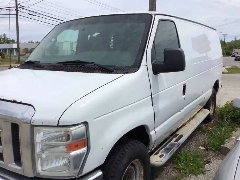 2013 Ford E-Series E-250 Van photo 5