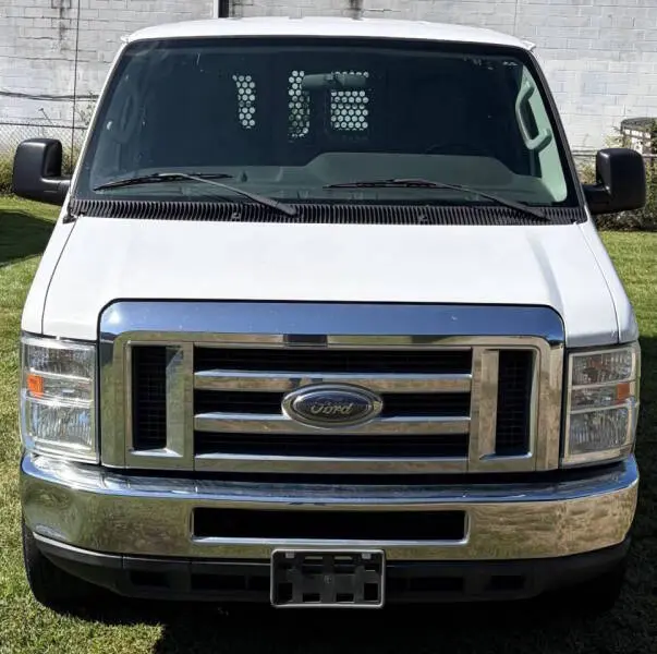 2013 Ford E-Series E-250 Van photo 3