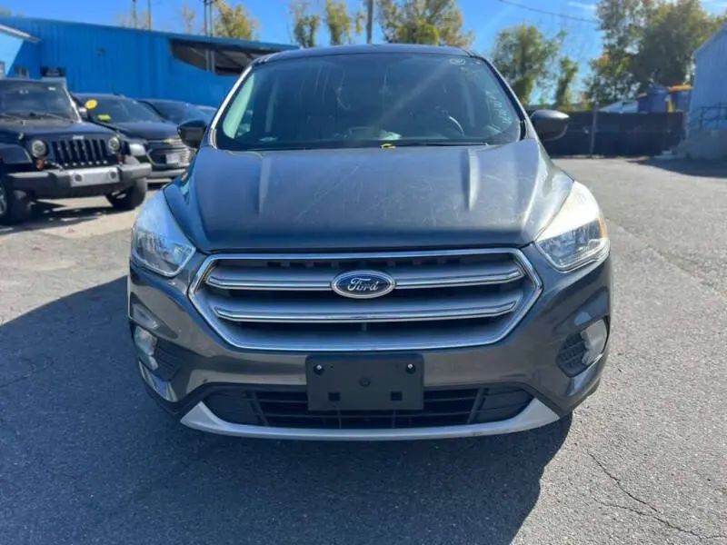 2017 Ford Escape SE 4WD photo 3