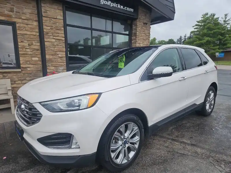 2019 Ford Edge Titanium's photo