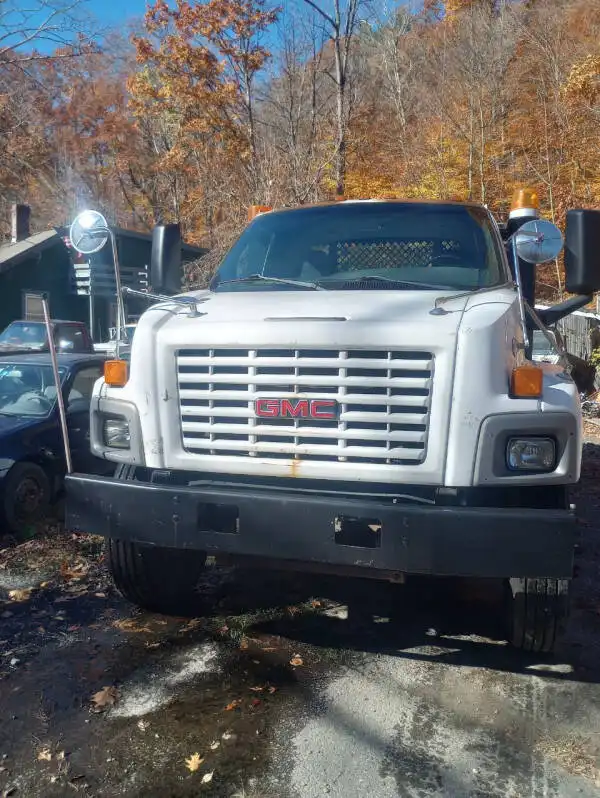 2006 GMC TopKick's photo