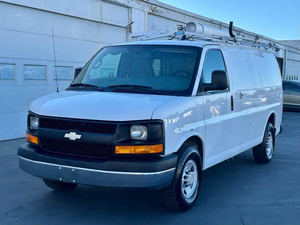 2014 Chevrolet Express 2500 Work Van HD's photo