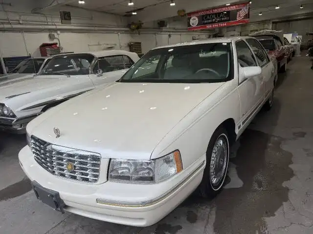 1999 Cadillac DeVille Base's photo