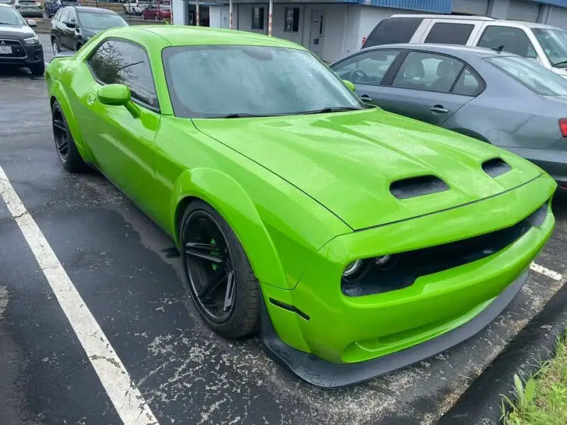 2017 Dodge Challenger SRT Hellcat photo 1