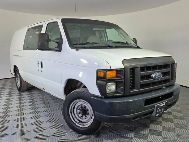 2008 Ford E-Series E-150 Van photo 1