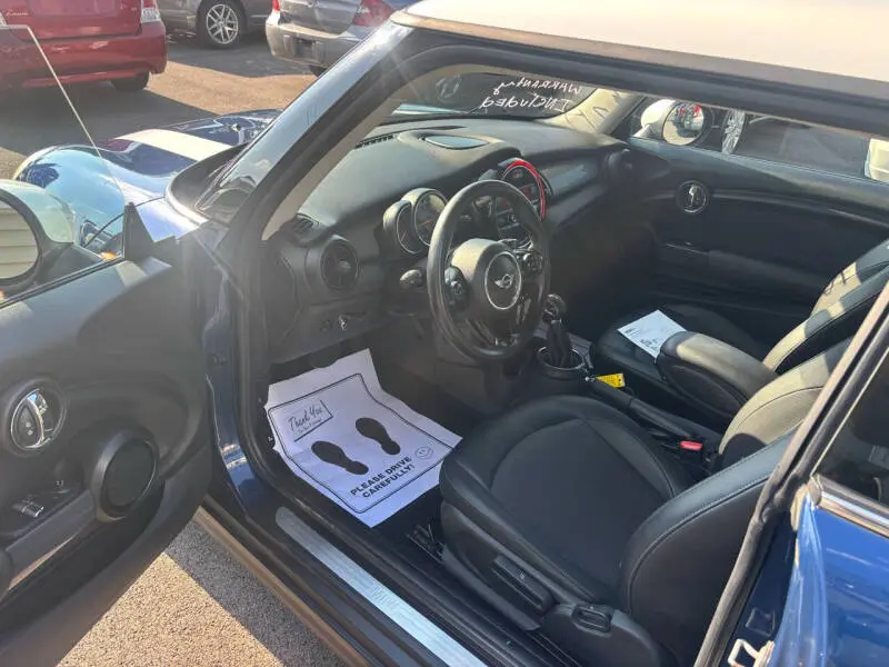 2015 MINI Cooper Base photo 4
