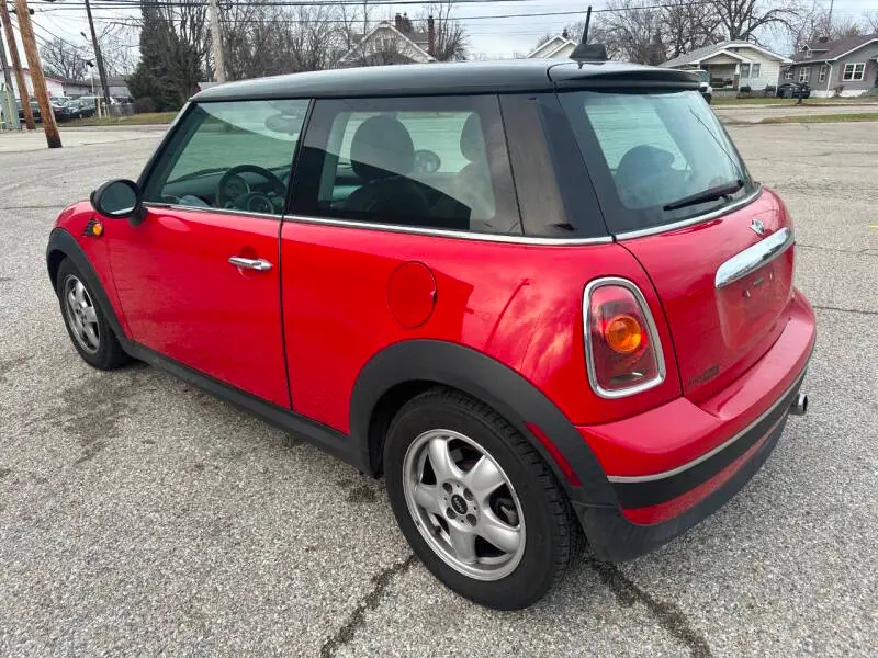2009 MINI Cooper Base photo 3