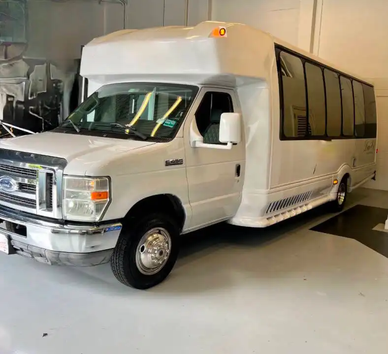 2012 Ford E-Series's photo
