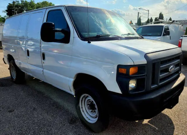 2011 Ford E-Series E-250 Van photo 3