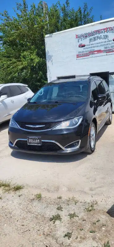 2017 Chrysler Pacifica Touring-L Plus's photo